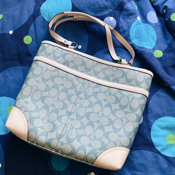 Coach Shoulder Bag - Picture 3 of 4